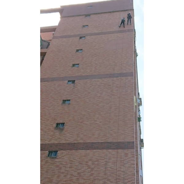 外牆磁磚剝落修繕工程 外牆磁磚剝落修繕工程,鑫瑋工程有限公司