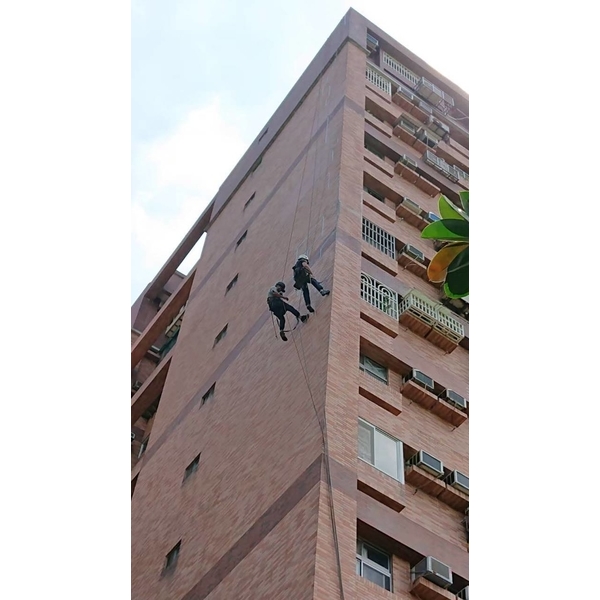 外牆磁磚剝落修繕工程 外牆磁磚剝落修繕工程-鑫瑋工程有限公司