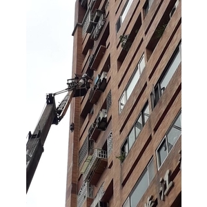 外牆磁磚剝落修繕工程