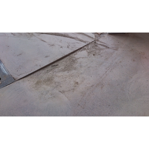 水泥地修補研磨完成後