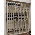 加剪伸縮門-逸仙國小禮堂 - 鴻昇鐵工廠