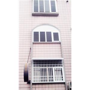 活動百葉窗+鋁管防盜窗