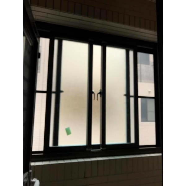 左右橫拉氣密窗 左右橫拉氣密窗-鼎發鋁門窗