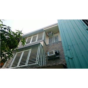 白色系防盜凸窗+鋁塑板