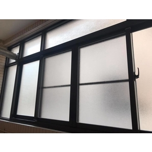 左右橫拉氣密窗