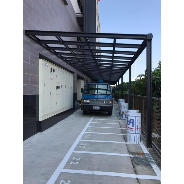 採光罩車庫-鼎發鋁門窗