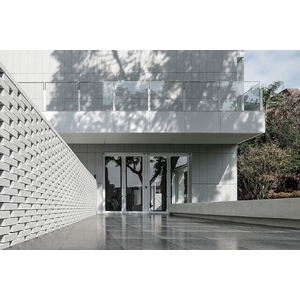 安裝90度電動門弓器工事