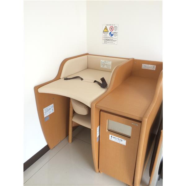 木製尿布替換枱