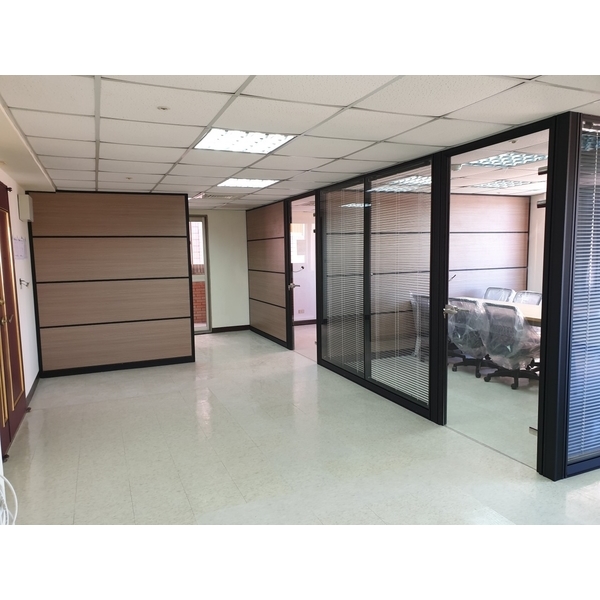 8公分內置式鋁百葉,肖恩實業有限公司