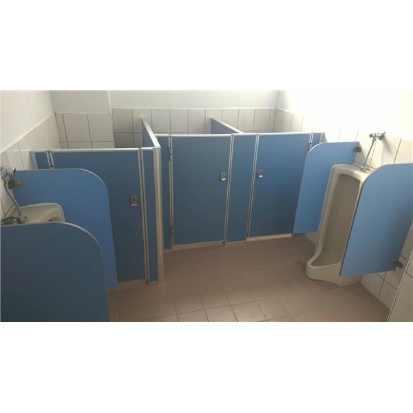 廁所隔間搗擺-承品工程行