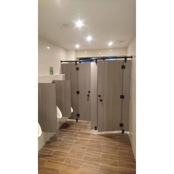廁所隔間搗擺-承品工程行