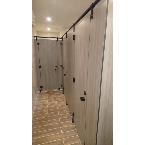 廁所隔間搗擺-承品工程行