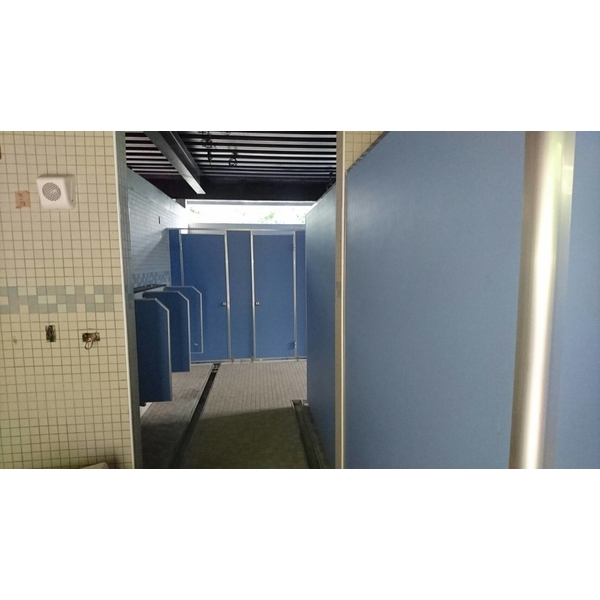 廁所隔間搗擺-承品工程行