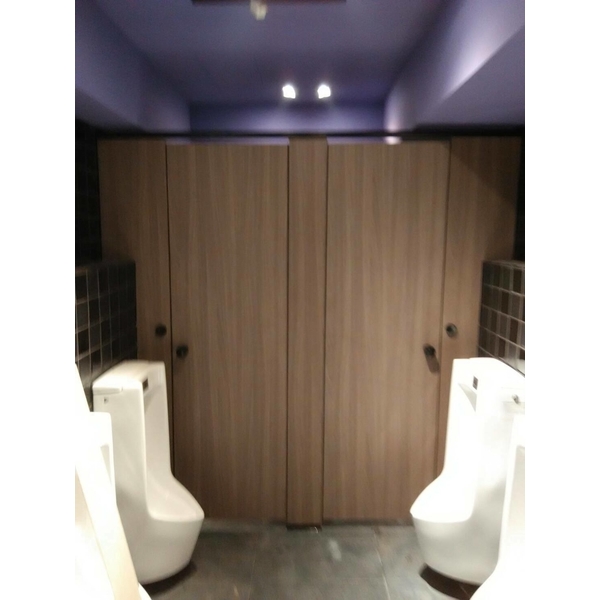 廁所隔間搗擺-承品工程行