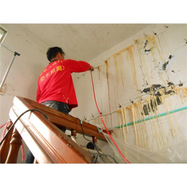 牆面高壓灌注前 牆面高壓灌注前,詠勝工程行