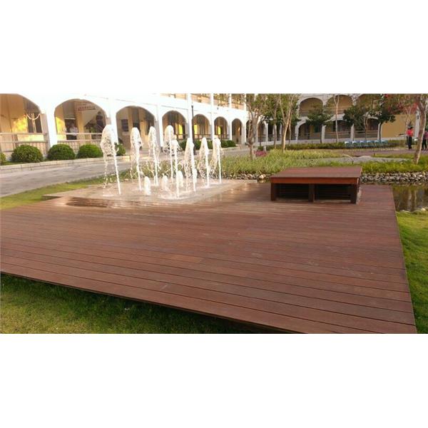 噴泉周圍木地板,尚順木業科技有限公司