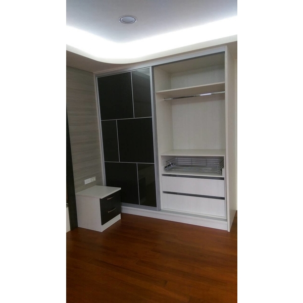 主臥室-品居不銹鋼系統櫥俱企業社