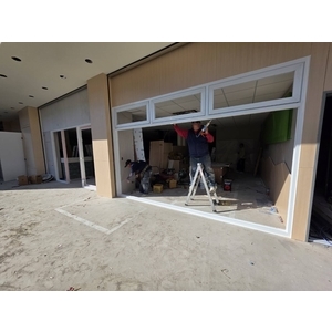 鋁門窗工程
