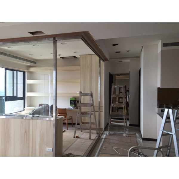 白鐵玻璃固定框