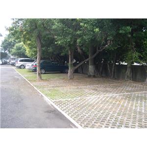 空心磚停車位