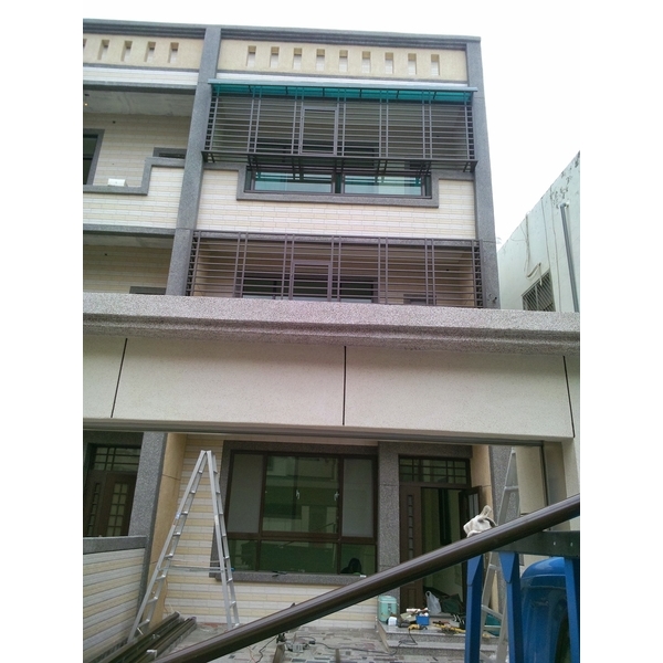 鋁管防盜窗20,弘大鋼鋁門窗行