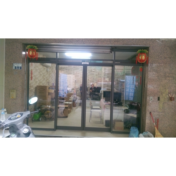 門面2,弘大鋼鋁門窗行