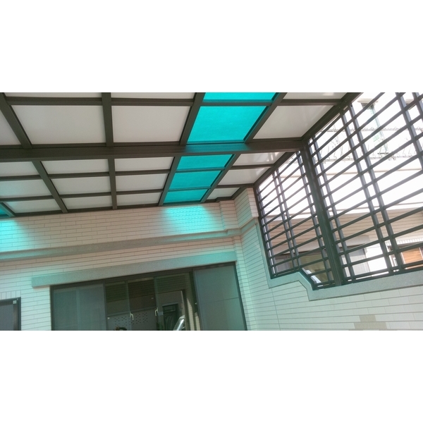 採光罩22,弘大鋼鋁門窗行