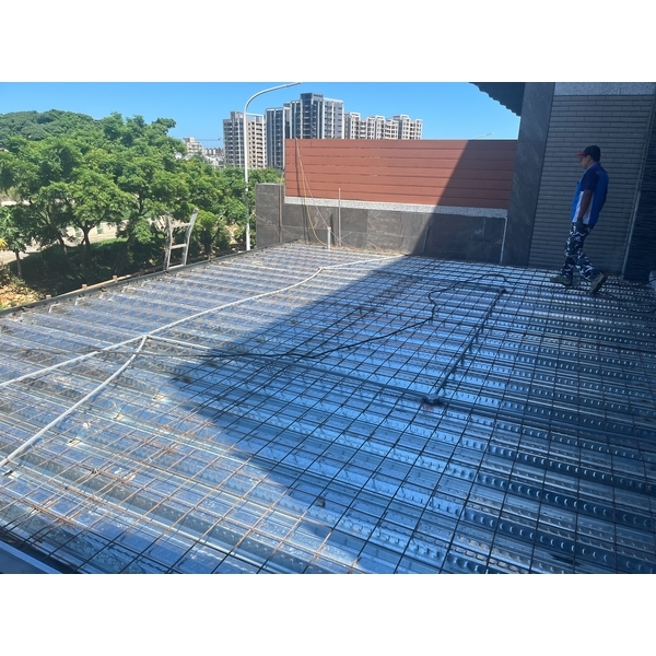 2樓平台水泥灌柱-原慶企業社