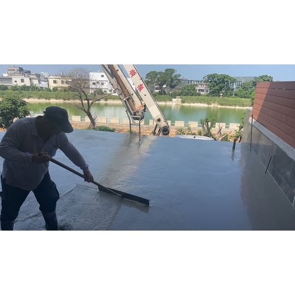2樓平台水泥灌柱-原慶企業社