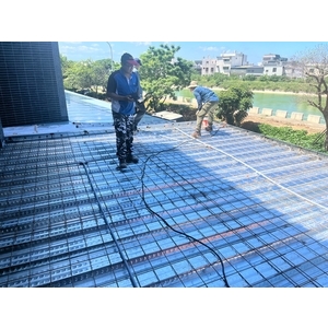 2樓平台水泥灌柱