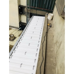 C型鋼結構遮雨棚