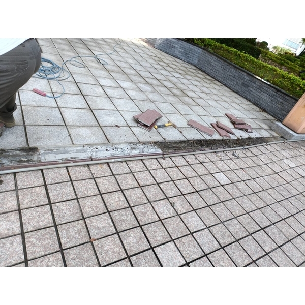 地磚修補工程