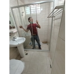 浴室玻璃拉門安裝 - 悅德工程行