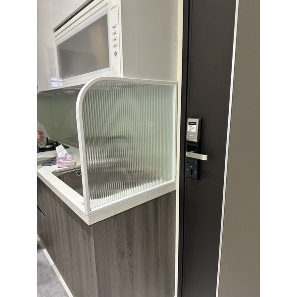 洗手檯擋水造型隔屏