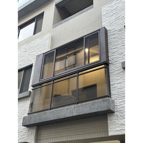 陽台新增氣密窗包框