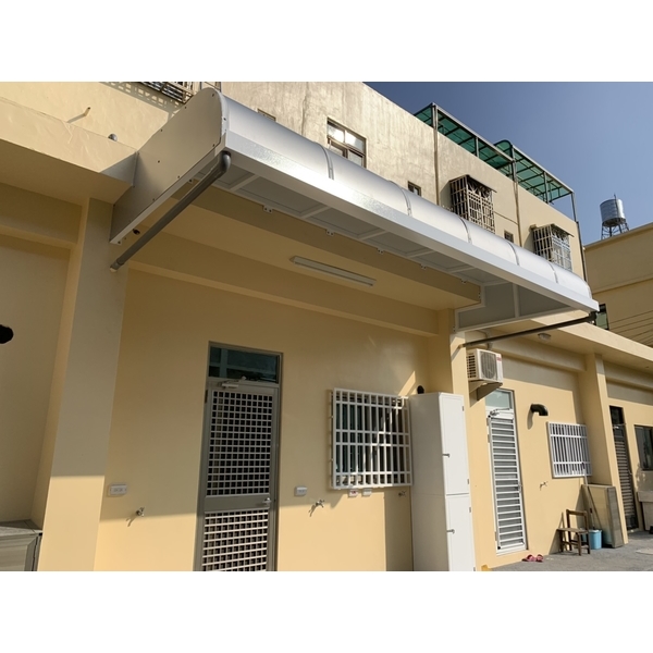 住宅雨棚、防盜窗