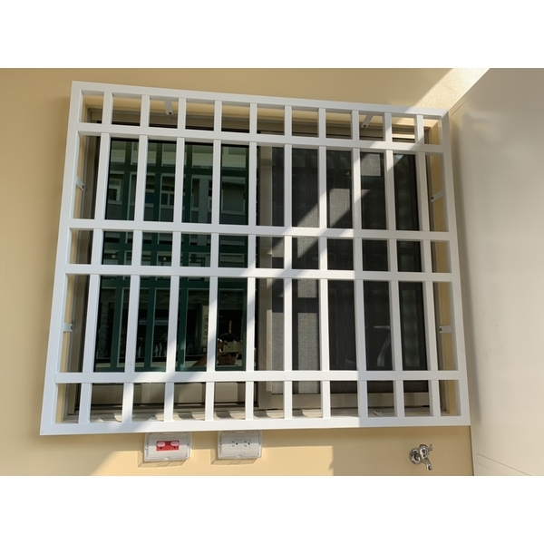 住宅雨棚、防盜窗