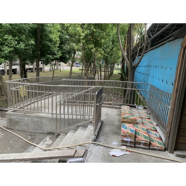 無障礙坡道扶手
