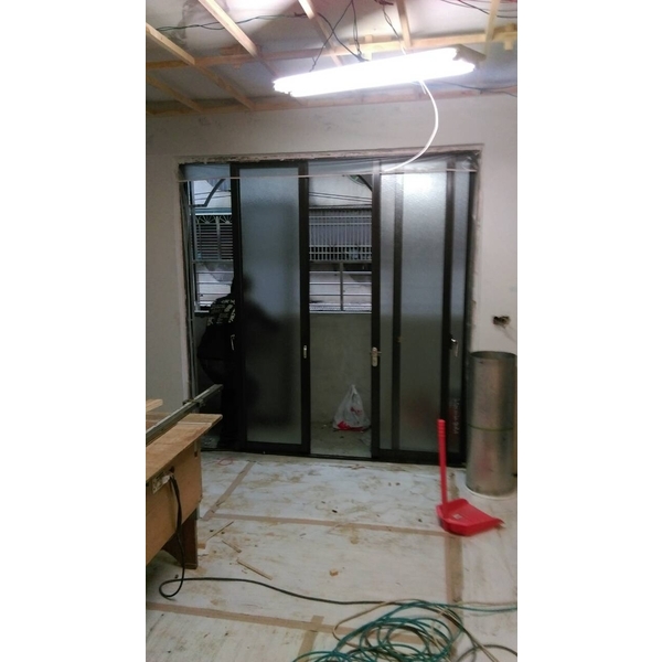 鋁門安裝,榮業鋼鋁工程行