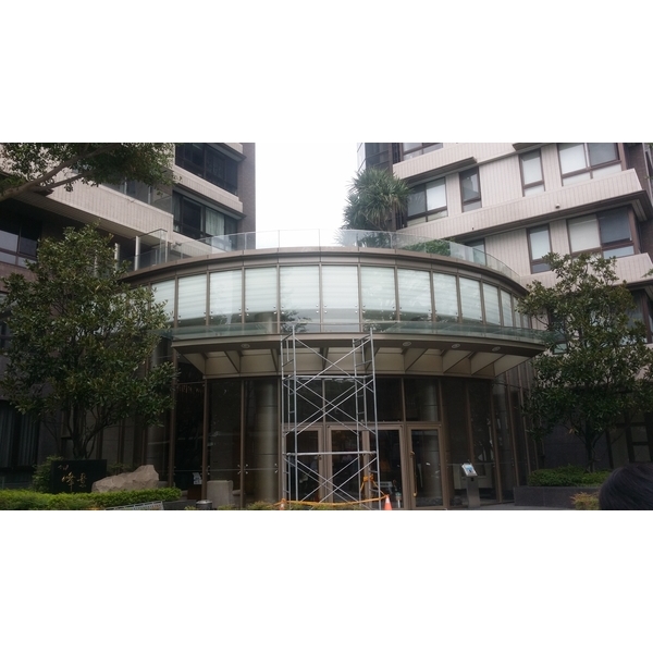 藝術玻璃屋,榮業鋼鋁工程行
