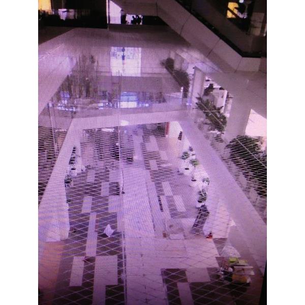 大賣場樓梯圍護網工程