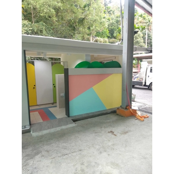 頭社國小廁所標示牌