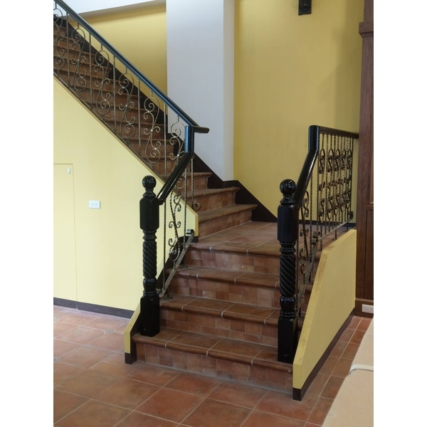 樓梯扶手-東霖實業社