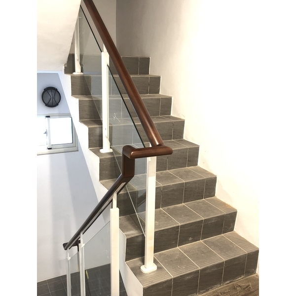 樓梯扶手-東霖實業社