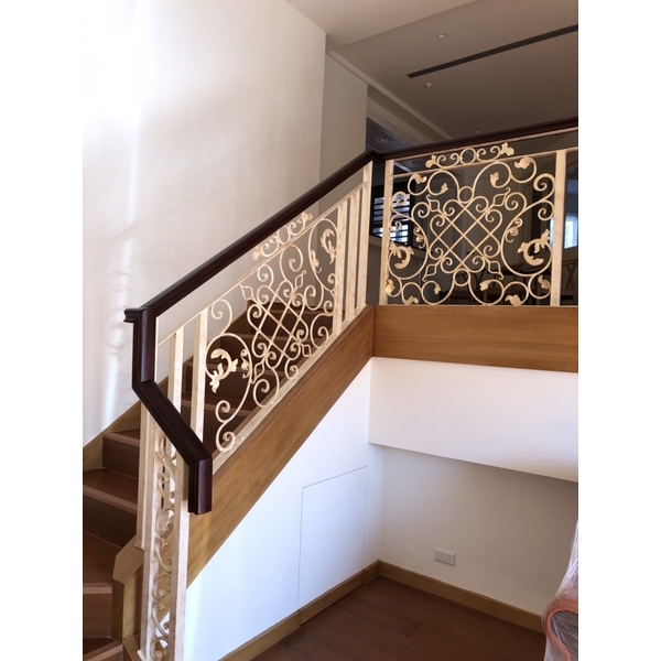 樓梯扶手-東霖實業社