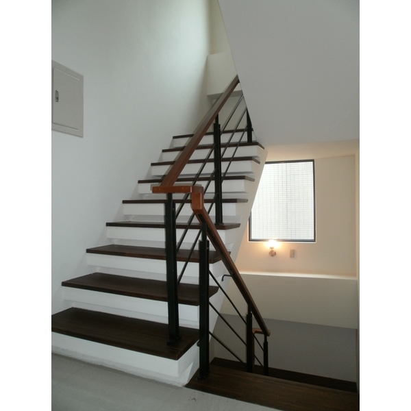 樓梯扶手-東霖實業社