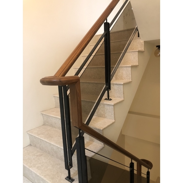 樓梯扶手-東霖實業社