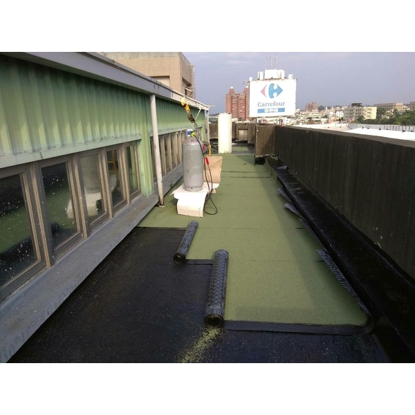屋頂防水-舖設熱溶毯 屋頂防水-舖設熱溶毯,麗君室內裝修設計工程有限公司