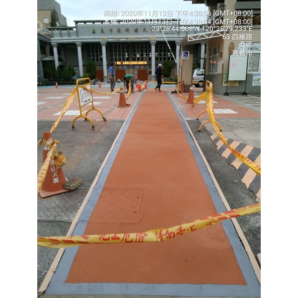 無障礙天然彩砂止滑地坪