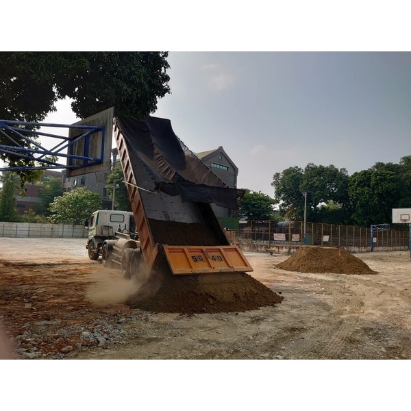 籃球場及排球場重建